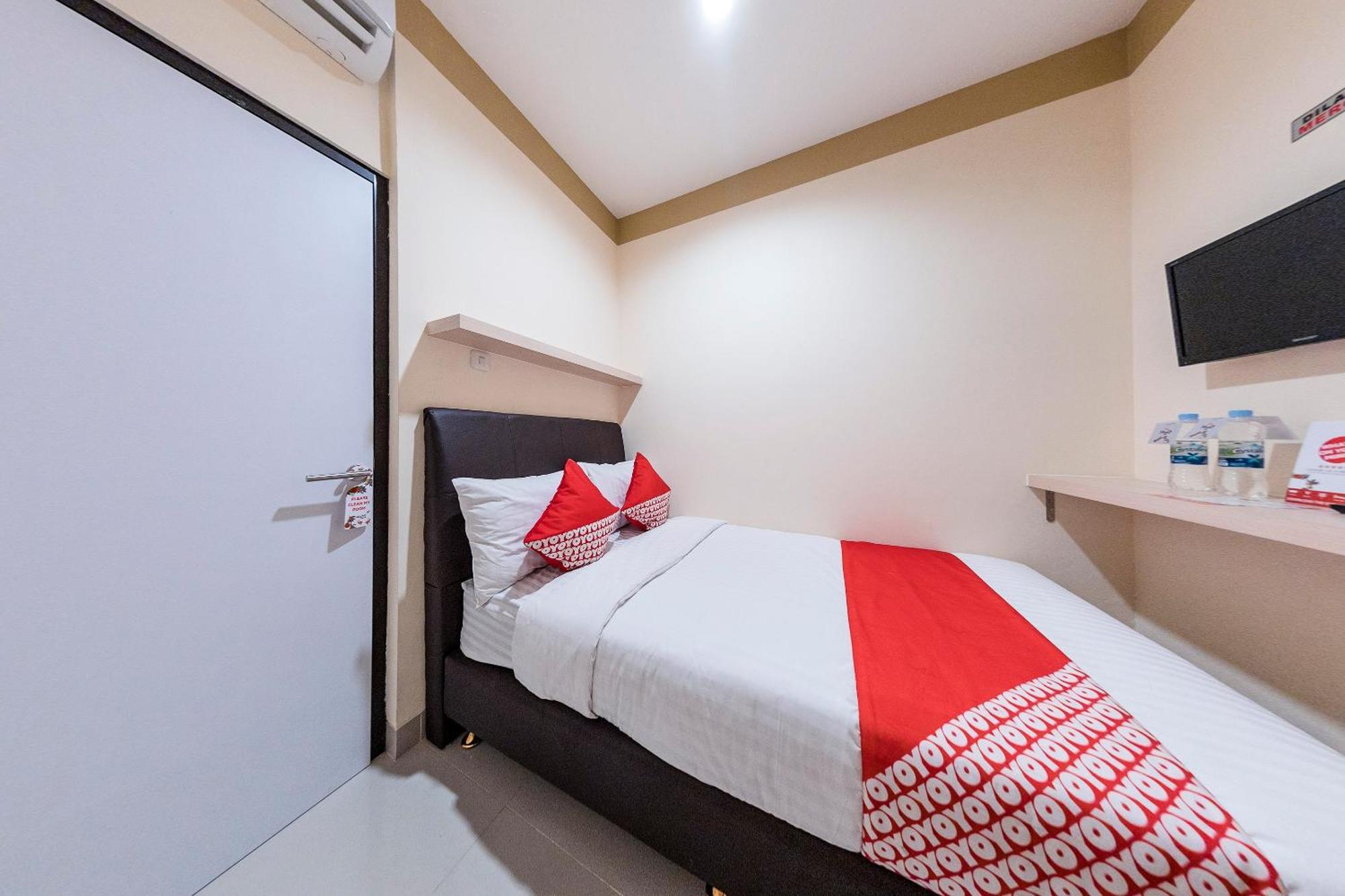 Oyo 478 Balcon Biru Hotel Jakarta Exterior photo